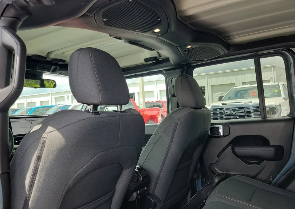 2024 Jeep JT Gladiator - Image 13 of 20