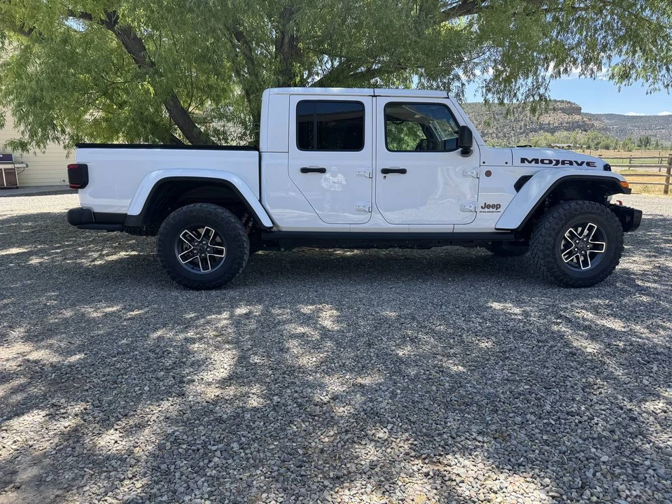 2024 Jeep JT Gladiator - Image 3 of 10