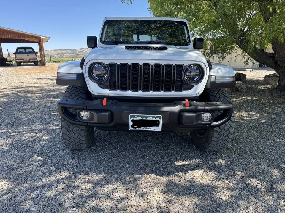 2024 Jeep JT Gladiator - Image 2 of 10