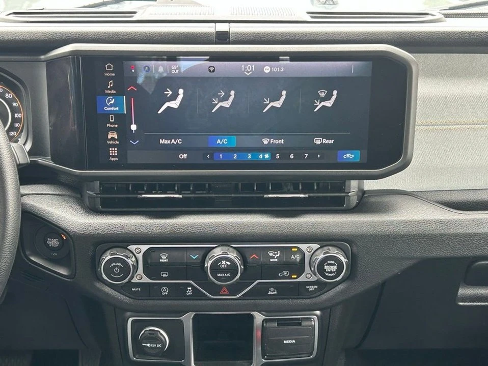 2024 Jeep JT Gladiator - Image 17 of 20