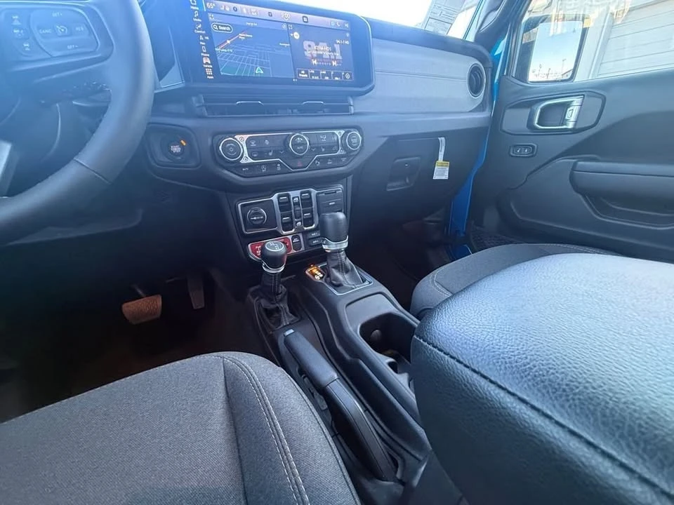 2024 Jeep JT Gladiator - Image 15 of 20