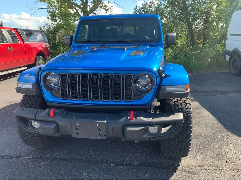 2024 Jeep JT Gladiator - Image 2 of 9