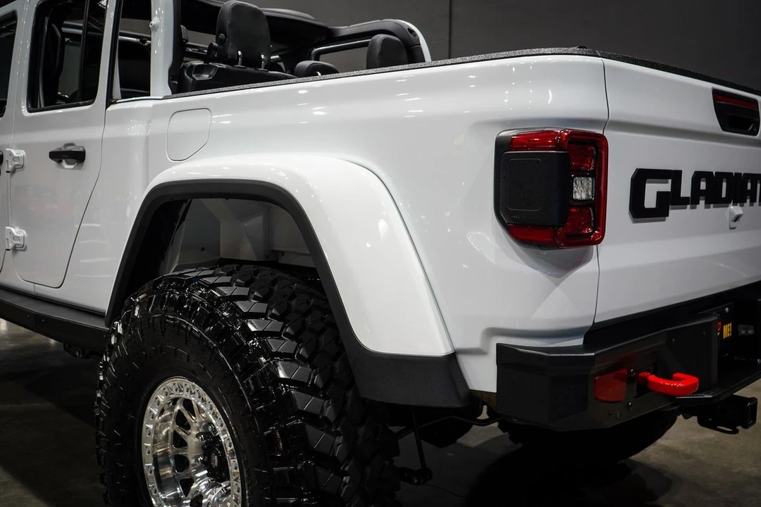 2024 Jeep JT Gladiator - Image 11 of 31