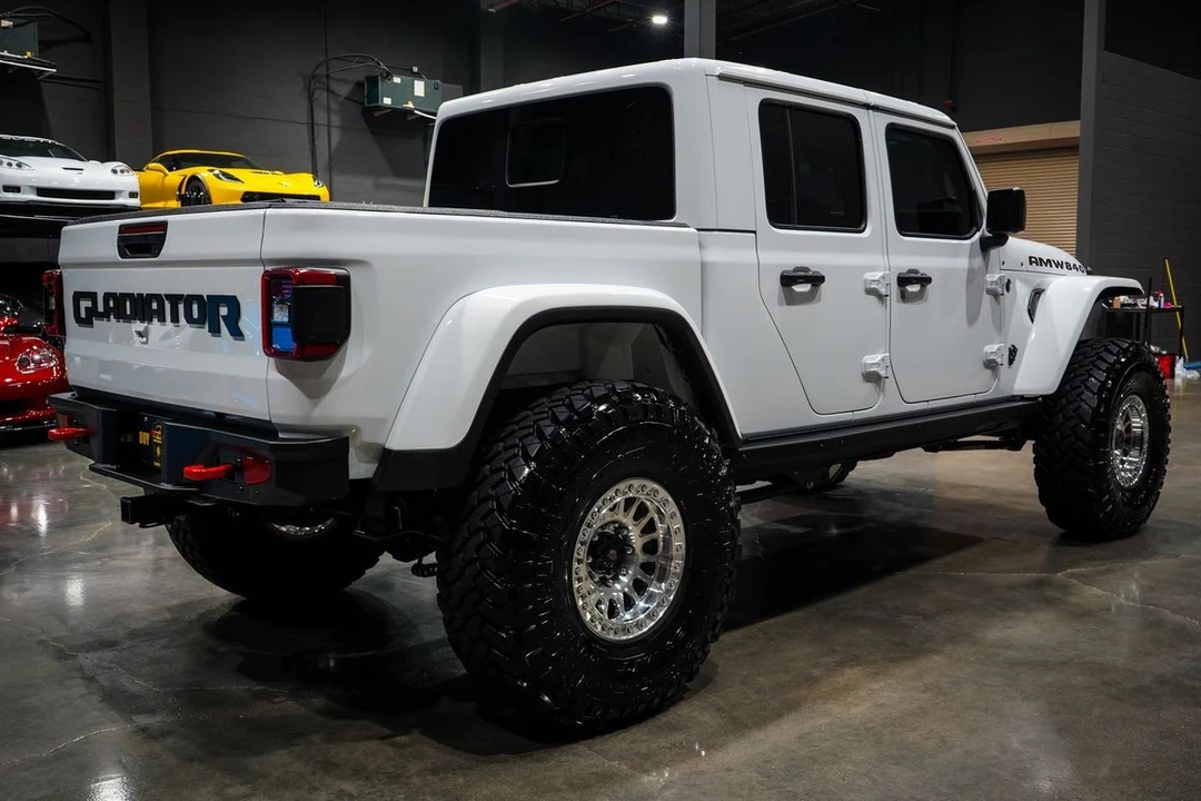 2024 Jeep JT Gladiator - Image 21 of 31