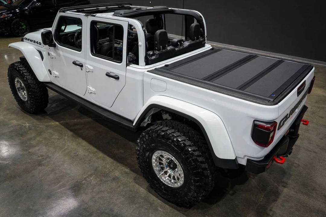 2024 Jeep JT Gladiator - Image 30 of 31