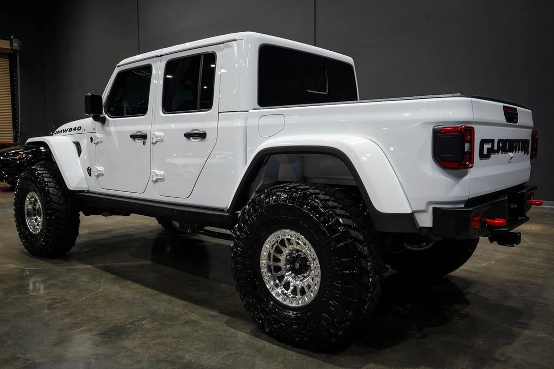 2024 Jeep JT Gladiator - Image 19 of 31