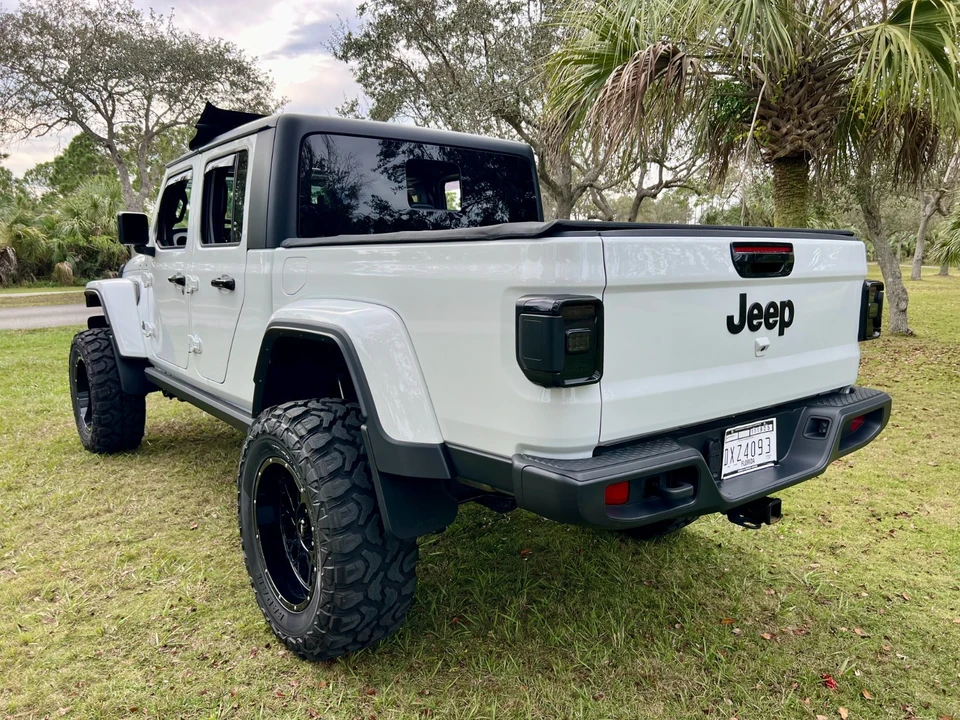 2024 Jeep JT Gladiator - Image 13 of 19
