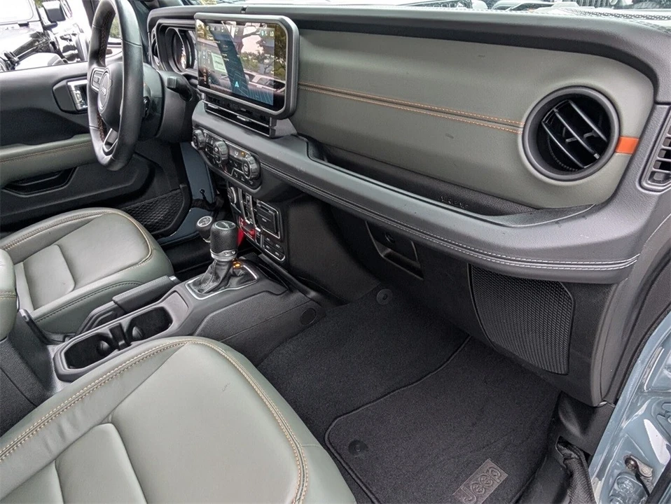 2024 Jeep JT Gladiator - Image 14 of 21