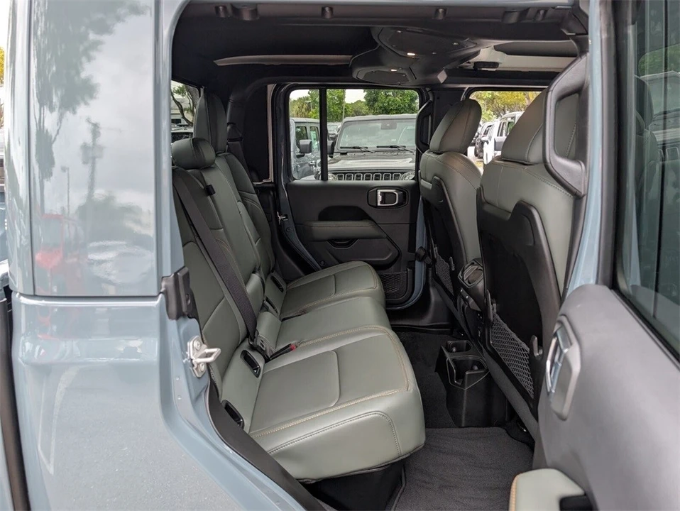 2024 Jeep JT Gladiator - Image 13 of 21