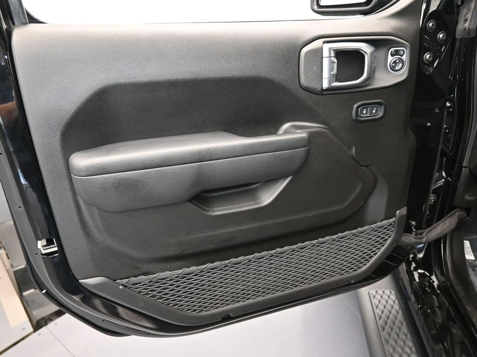 2024 Jeep JT Gladiator - Image 11 of 12