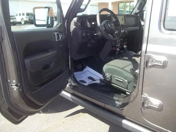 2024 Jeep JT Gladiator - Image 15 of 16