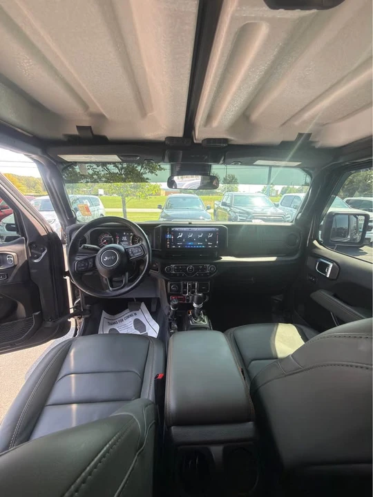 2024 Jeep JT Gladiator - Image 9 of 12