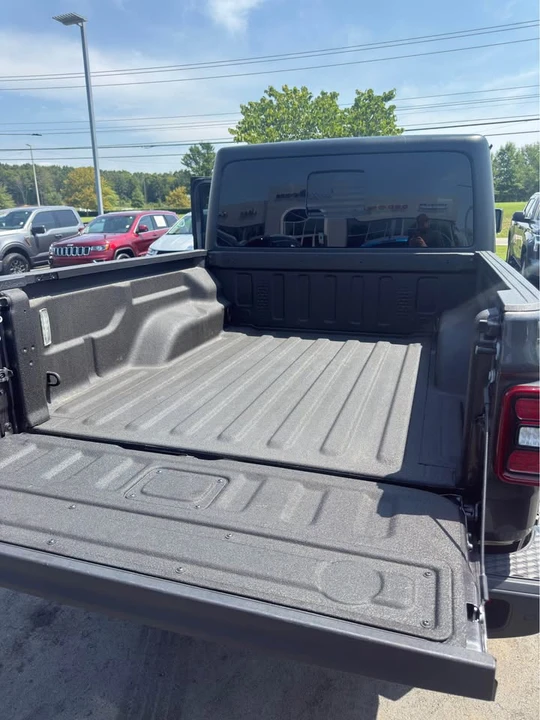 2024 Jeep JT Gladiator - Image 11 of 12