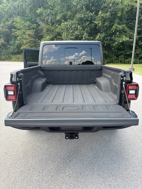 2024 Jeep JT Gladiator - Image 8 of 12