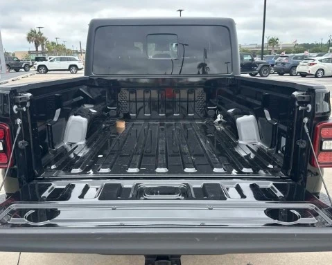 2024 Jeep JT Gladiator - Image 11 of 11