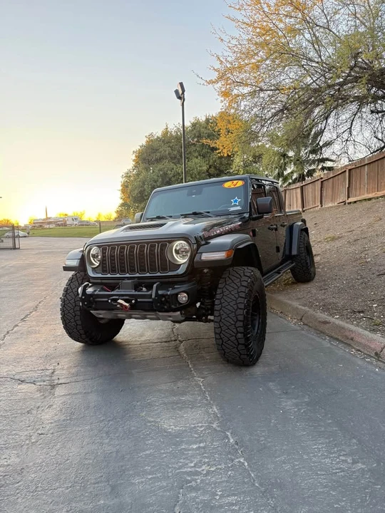 2024 Jeep JT Gladiator - Image 2 of 10