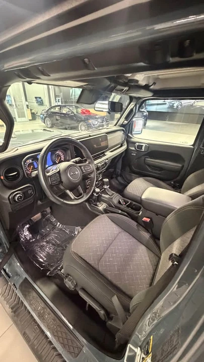 2024 Jeep JT Gladiator - Image 8 of 15