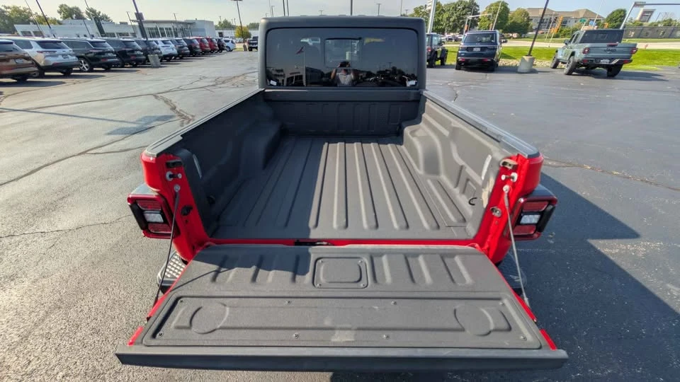 2024 Jeep JT Gladiator - Image 6 of 17