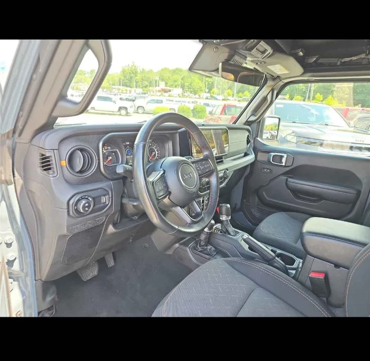 2024 Jeep JT Gladiator - Image 14 of 20
