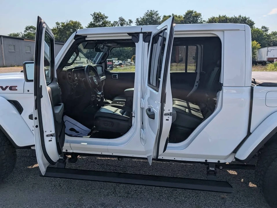 2024 Jeep JT Gladiator - Image 3 of 8