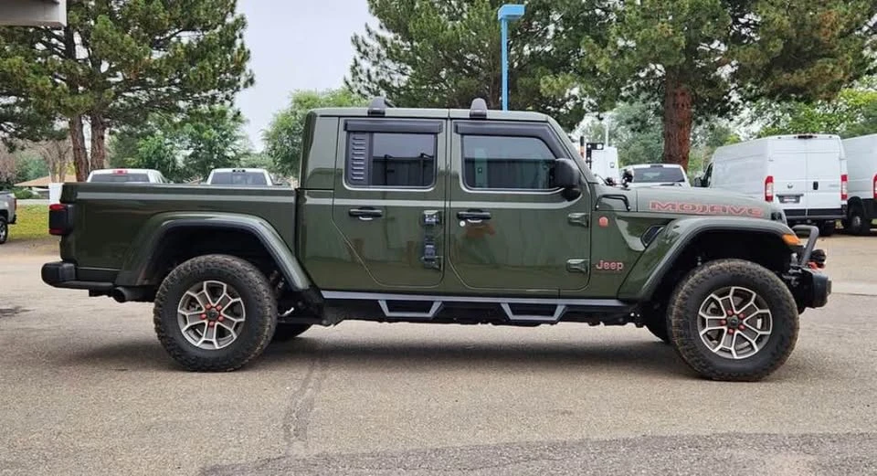 2024 Jeep JT Gladiator - Image 2 of 7