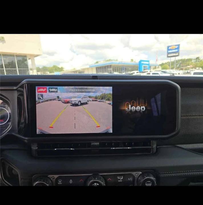 2024 Jeep JT Gladiator - Image 15 of 20