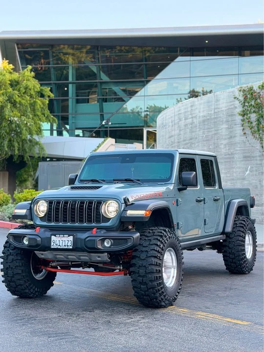 2024 Jeep JT Gladiator - Image 2 of 7