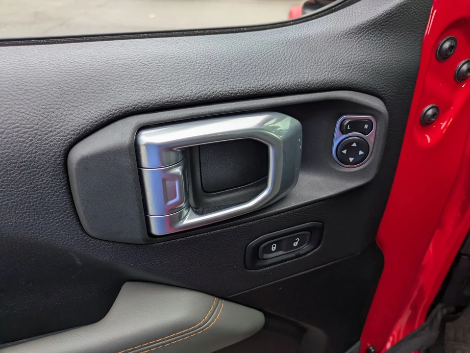 2024 Jeep JT Gladiator - Image 17 of 21