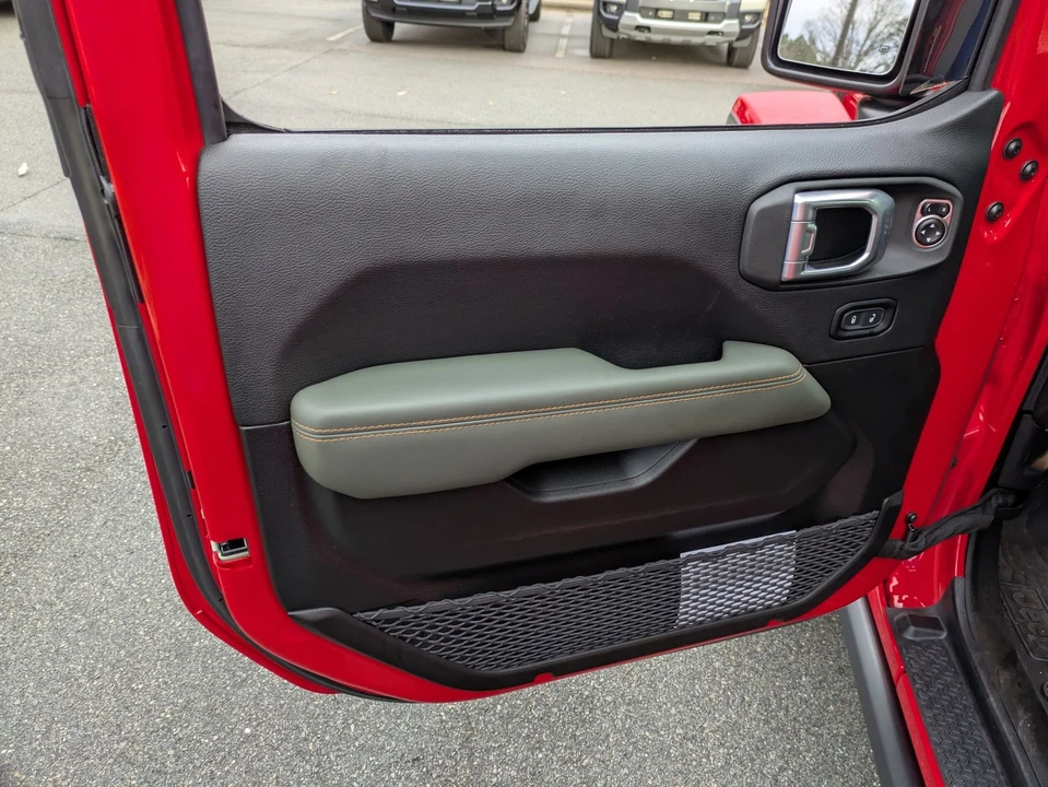 2024 Jeep JT Gladiator - Image 16 of 21