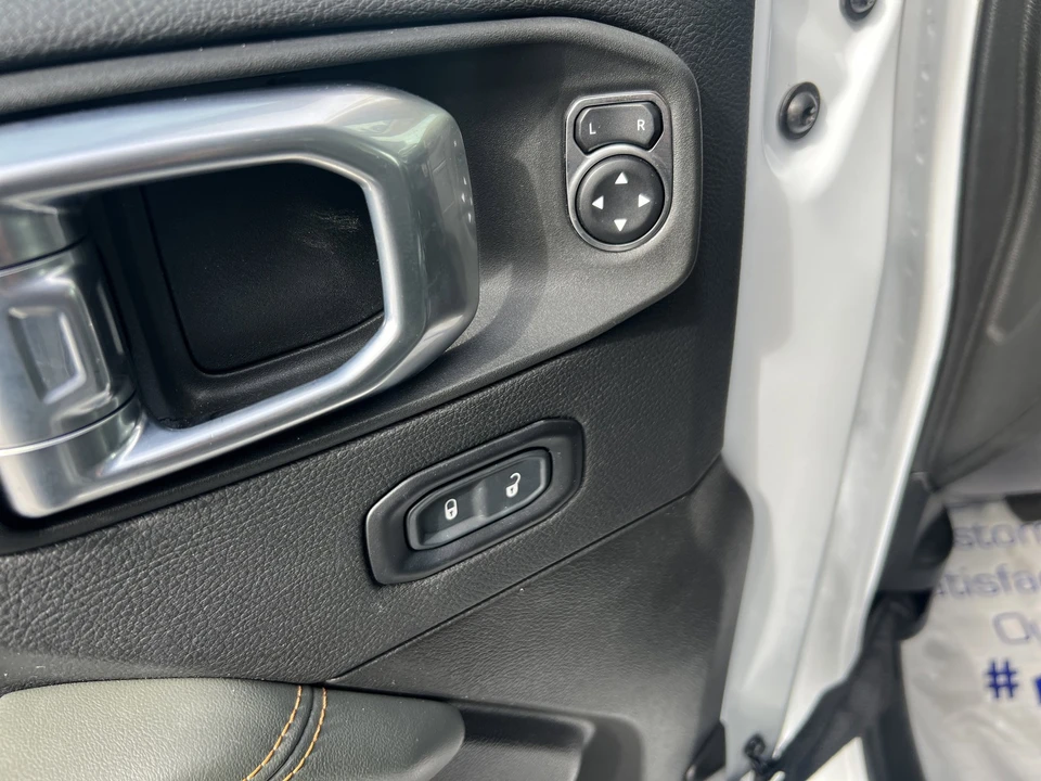 2024 Jeep JT Gladiator - Image 18 of 31