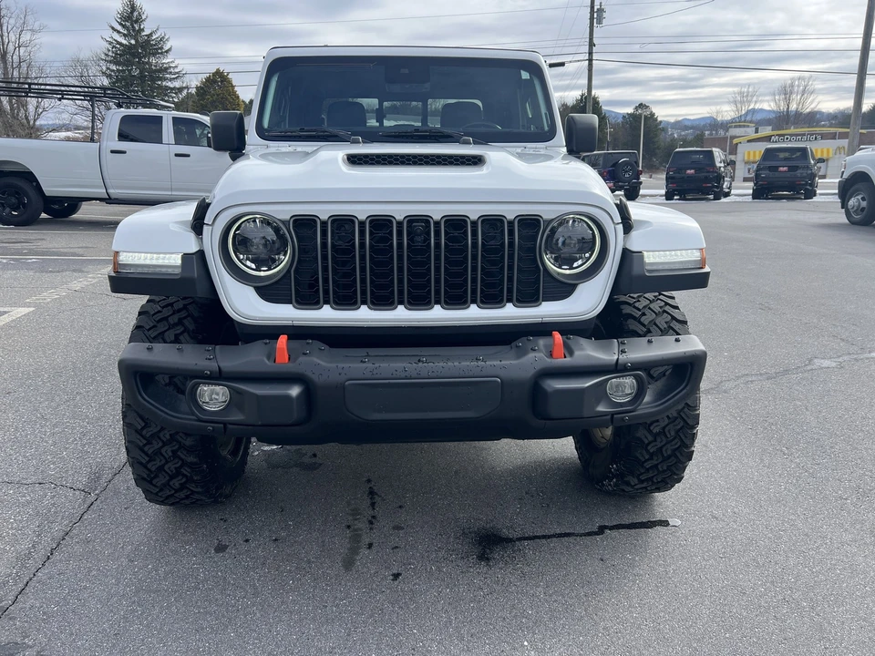 2024 Jeep JT Gladiator - Image 5 of 31