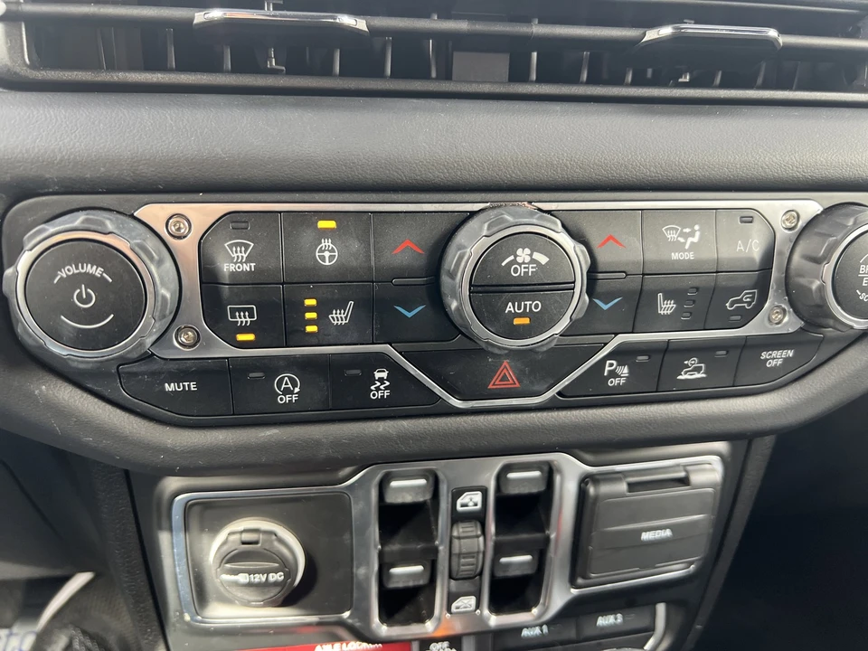 2024 Jeep JT Gladiator - Image 24 of 31