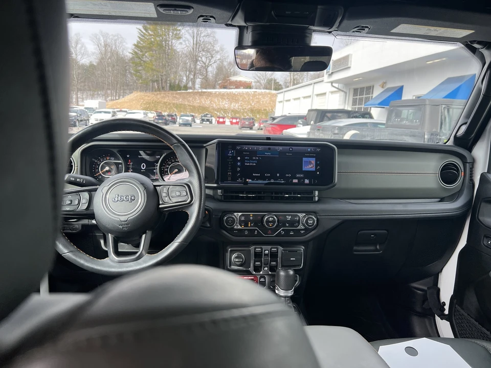 2024 Jeep JT Gladiator - Image 17 of 31