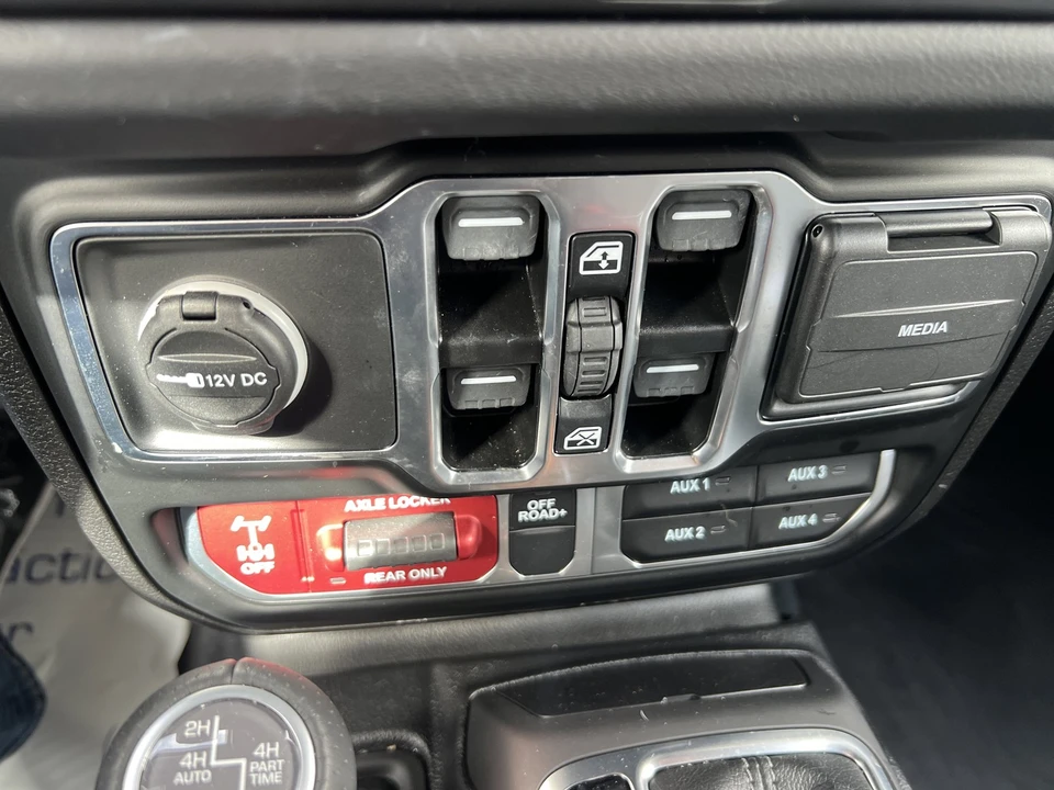 2024 Jeep JT Gladiator - Image 25 of 31