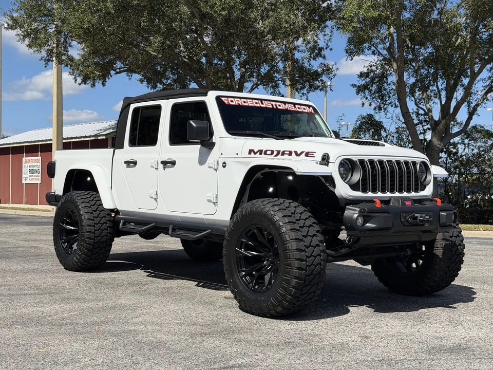 2024 Jeep JT Gladiator - Image 16 of 21