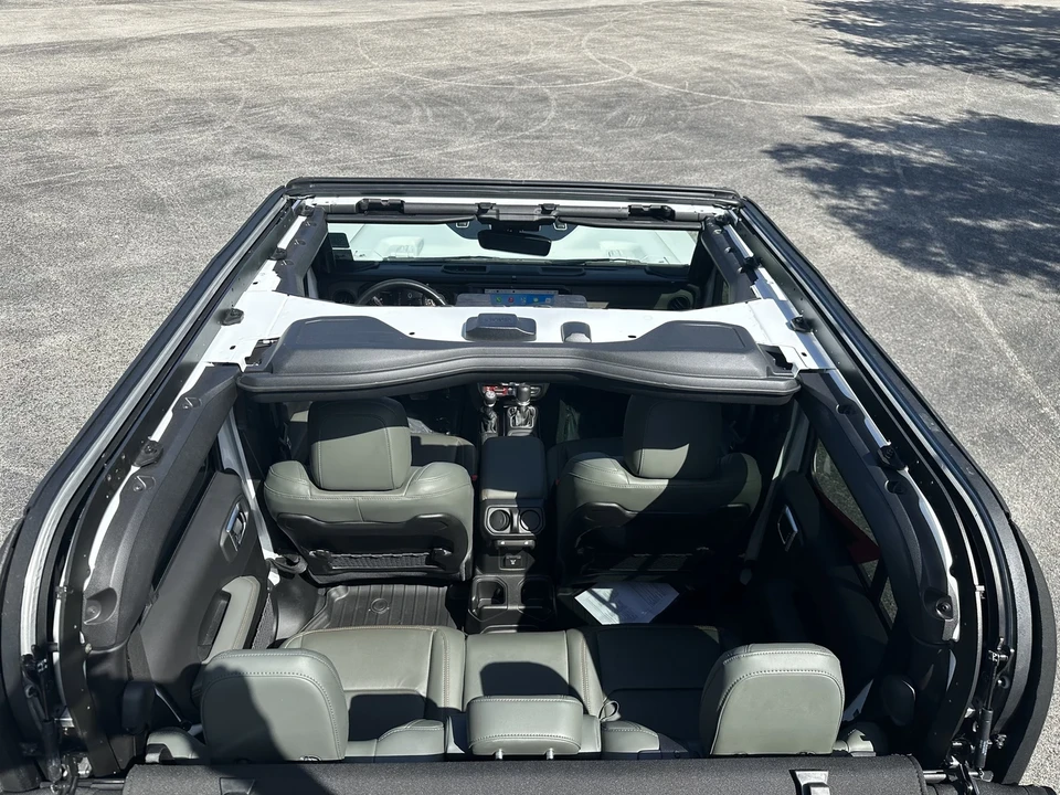 2024 Jeep JT Gladiator - Image 2 of 21