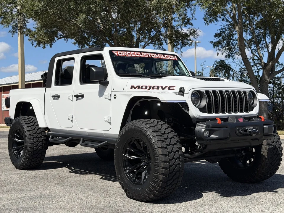 2024 Jeep JT Gladiator - Image 15 of 21