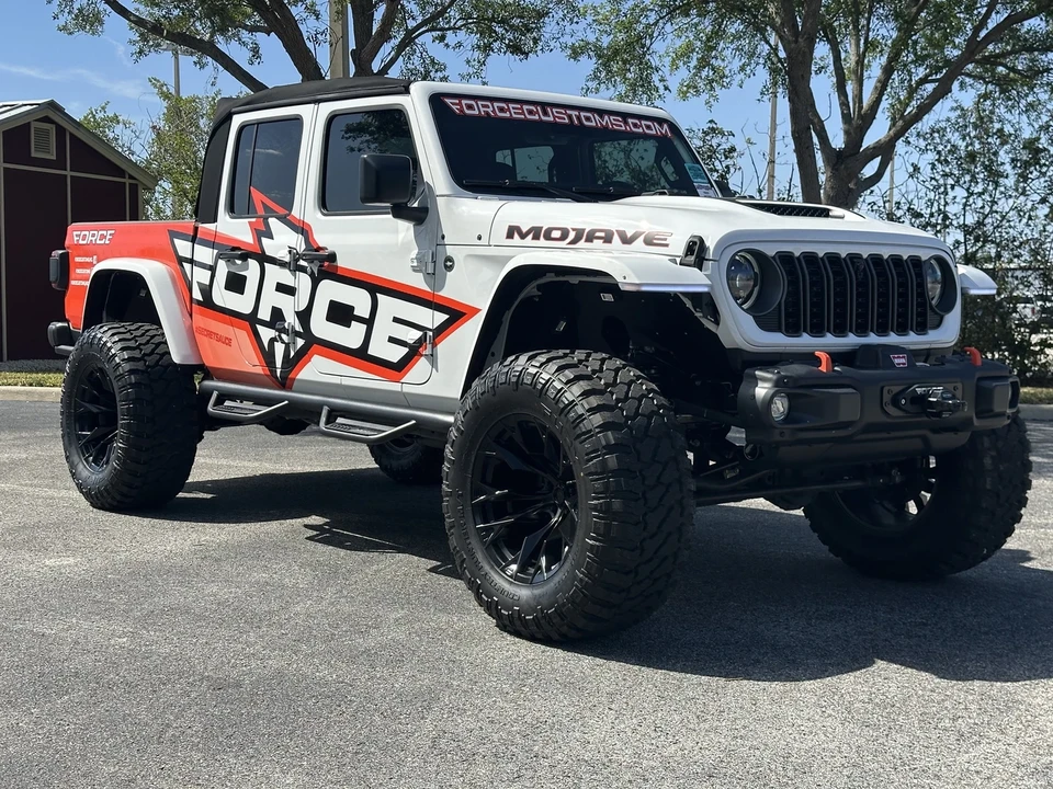 2024 Jeep JT Gladiator - Image 17 of 21