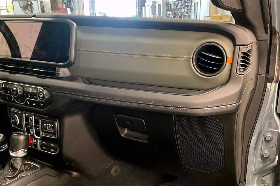 2024 Jeep JT Gladiator - Image 12 of 20