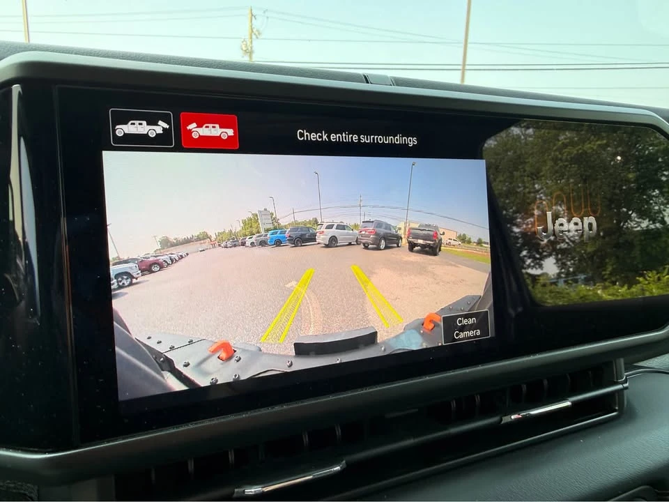 2024 Jeep JT Gladiator - Image 14 of 18