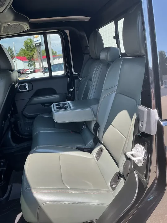 2024 Jeep JT Gladiator - Image 18 of 20