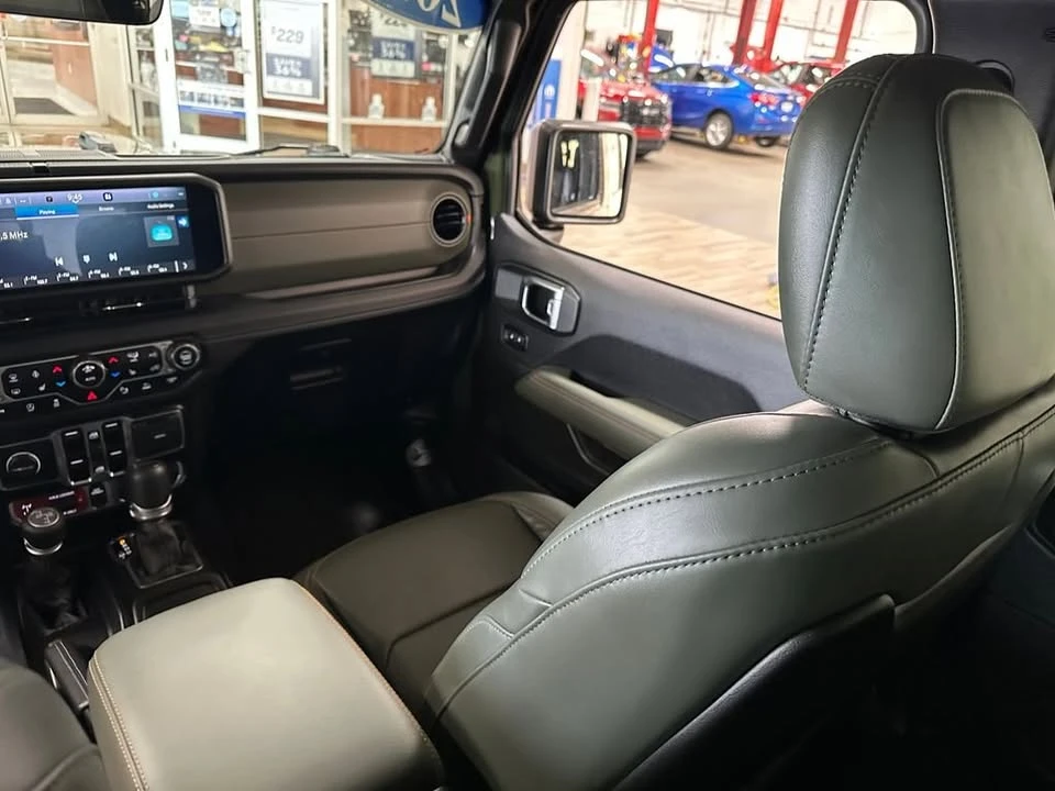 2024 Jeep JT Gladiator - Image 15 of 20
