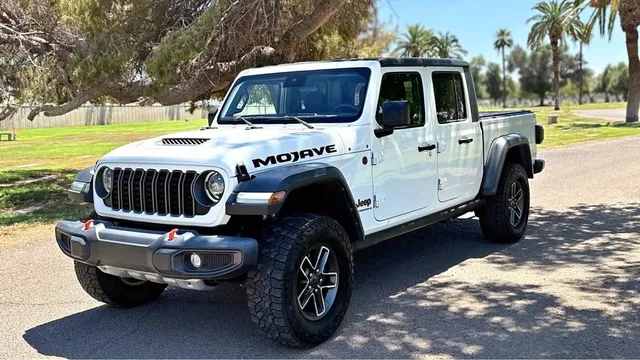 2024 Jeep Gladiator