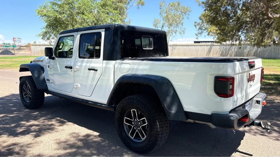 2024 Jeep JT Gladiator - Image 12 of 17