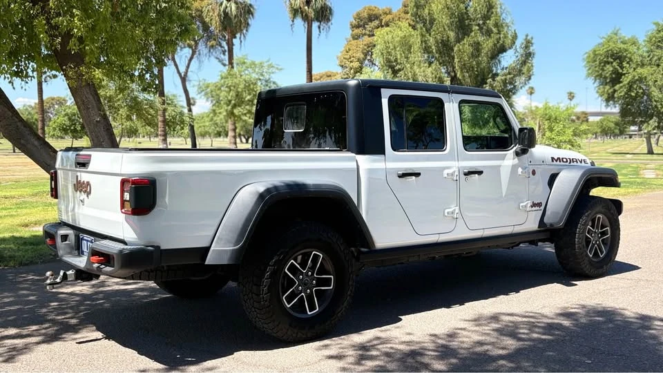 2024 Jeep JT Gladiator - Image 8 of 17