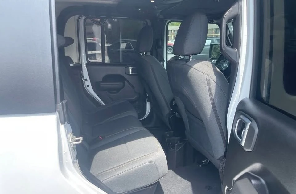 2024 Jeep JT Gladiator - Image 15 of 20