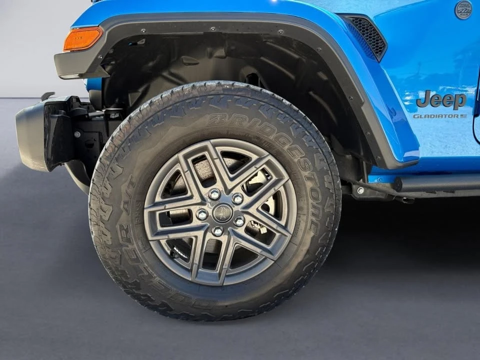 2024 Jeep JT Gladiator - Image 16 of 19
