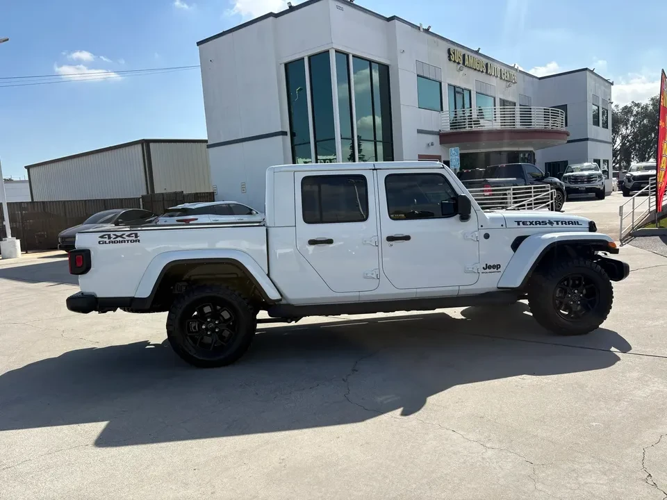 2024 Jeep JT Gladiator - Image 9 of 20