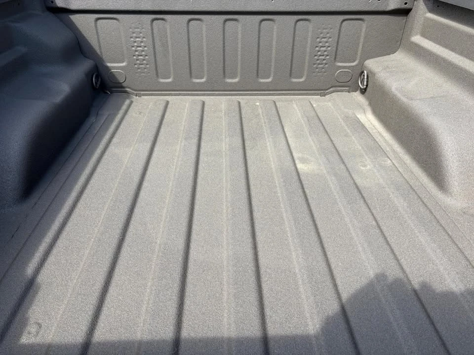 2024 Jeep JT Gladiator - Image 18 of 19