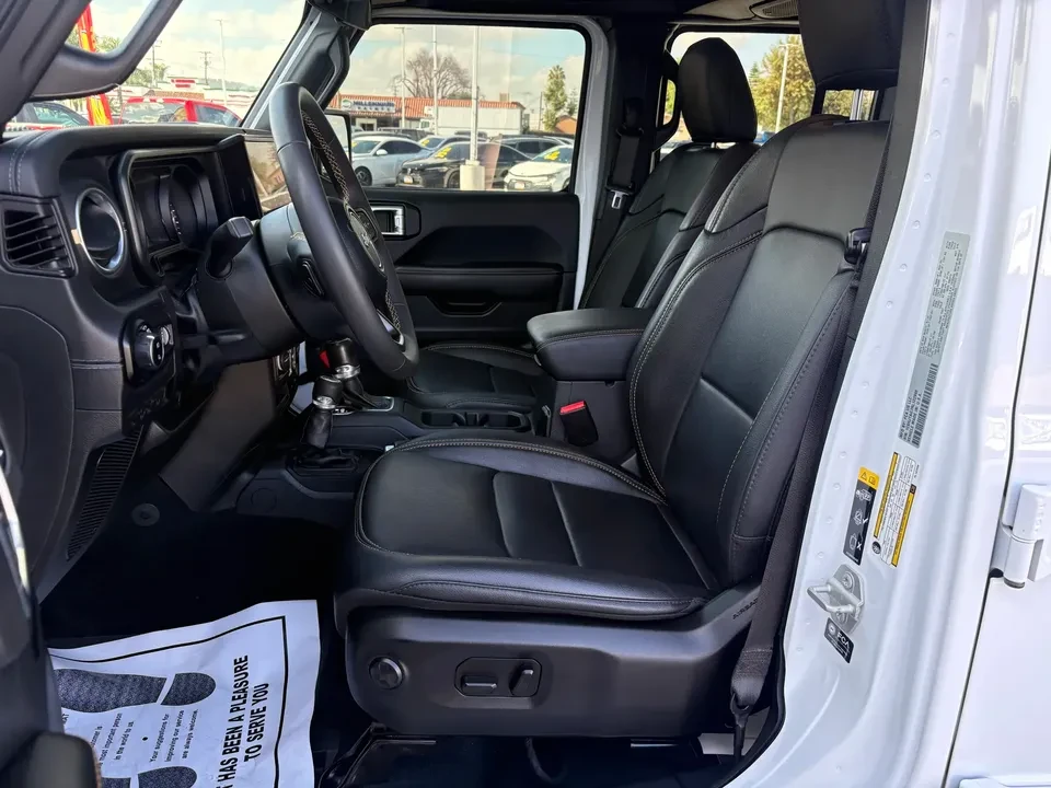 2024 Jeep JT Gladiator - Image 18 of 20